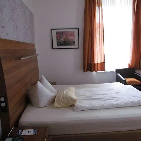 Almrausch מלון 3*